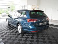 Gebraucht VW Passat Business 150 PS (110 kW) 2023 Blau Kombi