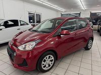 Gebraucht Hyundai i10 Trend 67 PS (49 kW) 2017 Rot Kleinwagen