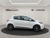 Gebraucht Toyota Yaris Hybrid Team 75 PS (55 kW) 2018 Super (pure) white ii Limousine
