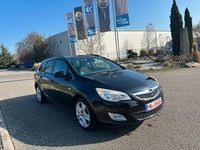 Gebraucht Opel Astra Design Edition 140 PS (102 kW) 2011 Schwarz Kombi