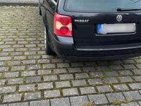 Gebraucht VW Passat 101 PS (74 kW) 2005 Schwarz Kombi