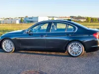 Second-hand BMW 320 Luxury Line 184 CP (135 kW) 2012 Negru Berlinǎ
