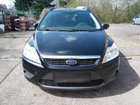 Gebraucht Ford Focus 115 PS (84 kW) 2010 Schwarz Kombi