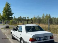Gebraucht Mercedes 230 122 PS (89 kW) 1989 Weiß Limousine