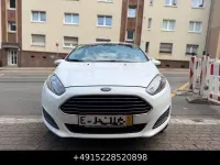 Gebraucht Ford Fiesta Trend 65 PS (47 kW) 2013 Weiß Limousine