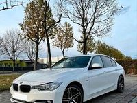 Gebraucht BMW 318 Sport Line 150 PS (110 kW) 2012 Weiß Limousine