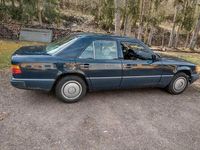 Gebraucht Mercedes E300 180 PS (132 kW) 1989 Blau Limousine