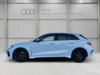 Gebraucht Audi RS3 Sportback Ambiente 400 PS (294 kW) 2024 Gletscherweiß metallic Kleinwagen