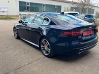 Gebraucht Jaguar XE R-Dynamic 179 PS (131 kW) 2020 Blau Limousine