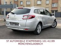 Gebraucht Renault Mégane III LIMITED 132 PS (97 kW) 2015 Silber Limousine