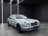 Second-hand Mercedes E280 Elegance 1996 Argintiu Berlinǎ