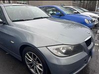 Gebraucht BMW 320 2005 Grau Limousine