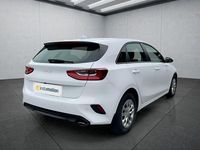 Neu Kia Ceed 140 PS (102 kW) 2025 Weiß Kleinwagen