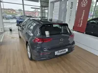 Gebraucht VW Golf VIII Life 131 PS (96 kW) 2023 Uranograu Limousine