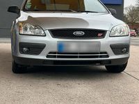 Gebraucht Ford Focus 102 PS (75 kW) 2005 Silber Limousine