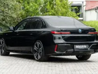 Gebraucht BMW 740 M Sport 299 PS (219 kW) 2025 Schwarz Limousine