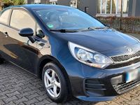 Gebraucht Kia Rio 84 PS (61 kW) 2016 Schwarz Kleinwagen