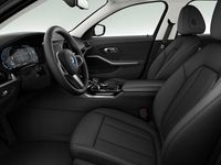 Gebraucht BMW 330e Advantage 292 PS (214 kW) 2021 Bmw 330e touring aut. advantag (schwarz) Kombi