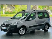 Gebraucht Peugeot TePee Active 99 PS (72 kW) 2016 Lack grau artense/metalliclac Van / Kleinbus