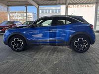 Gebraucht Opel Mokka-e Ultimate 100 kW (136 PS) 2022 Perl blau/voltaik blau SUV