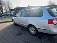 Gebraucht VW Passat 2011 Silber Kombi