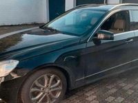 Gebraucht Mercedes E220 170 PS (125 kW) 2012 Schwarz Kombi