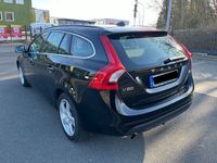 gebraucht Volvo V60 D3 Momentum - Navi, Multimedia, Xenon