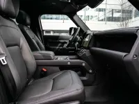 Gebraucht Land Rover Defender HSE Dynamic 349 PS (256 kW) 2026 Carpathian grey SUV