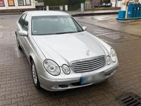 Gebraucht Mercedes E240 Elegance 170 PS (125 kW) 2004 Silber Limousine