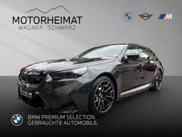Neu BMW M5 Sport Line 585 PS (430 kW) 2025 M isle of man grün metallic Kombi