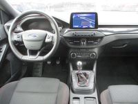 Gebraucht Ford Focus ST-Line 125 PS (91 kW) 2022 Silber Limousine