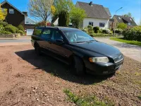 Używany Volvo V70 140 KM (102 kW) 2004 Czarny Kombi