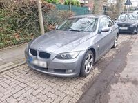 Gebraucht BMW 320 2010 Grau Coupé