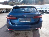 Gebraucht BMW 530e Sport Line 190 PS (139 kW) 2024 Blau Kombi