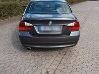 Gebraucht BMW 318 Basis 129 PS (94 kW) 2006 Grau Limousine