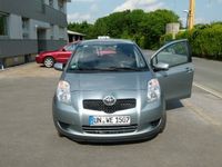 Gebraucht Toyota Yaris 87 PS (63 kW) 2007 Grau metallic Kleinwagen