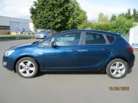 Gebraucht Opel Astra Design Edition 101 PS (74 kW) 2011 Ozean blau (p2) Limousine