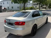 Używany VW Jetta 140 KM (102 kW) 2011 Beżowy Sedan/Limuzyna