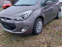 Gebraucht Hyundai ix20 90 PS (66 kW) 2011 Grau Kleinwagen