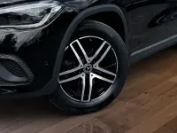 Second-hand Mercedes GLA250 Progressive 160 CP (117 kW) 2023 Negru SUV