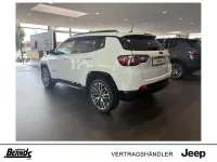 Gebraucht Jeep Compass Summit 129 PS (94 kW) 2025 Alpine white (metallic) SUV