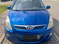 Gebraucht Hyundai i20 77 PS (56 kW) 2011 Blau Kleinwagen