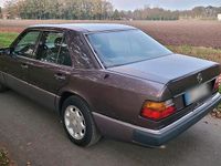 Gebraucht Mercedes E230 132 PS (97 kW) 1990 Violet Limousine