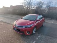 Gebraucht Toyota Corolla Executive 90 PS (66 kW) 2015 Rot Limousine