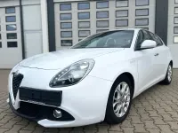 Gebraucht Alfa Romeo Giulietta Super 120 PS (88 kW) 2016 Colore esterno (alfa weiss) Kleinwagen
