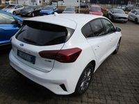 Gebraucht Ford Focus Titanium 125 PS (91 kW) 2022 Weiss Limousine