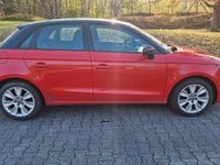 Gebraucht Audi A1 Attraction 90 PS (66 kW) 2013 Rot Kleinwagen
