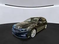 Gebraucht VW Passat R-line 200 PS (147 kW) 2023 Mangangrau metallic Kombi