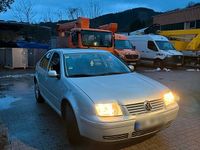Gebraucht VW Bora 101 PS (74 kW) 1999 Silber Kleinwagen