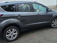 Gebraucht Ford Kuga Titanium 150 PS (110 kW) 2019 Grau SUV